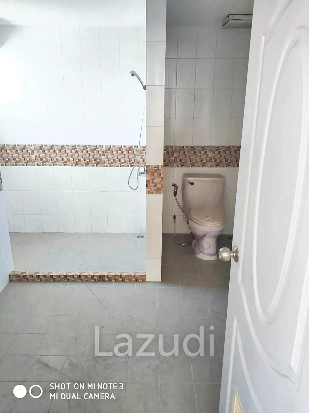 3 Bedroom 3 Bathroom 381 SQ.M Flora Ville