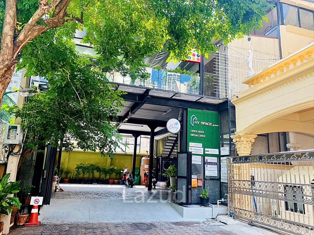 Office Space for rent in Silom