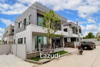 Home office for sales in Bangna