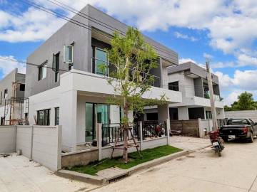 Home office for sales in Bangna