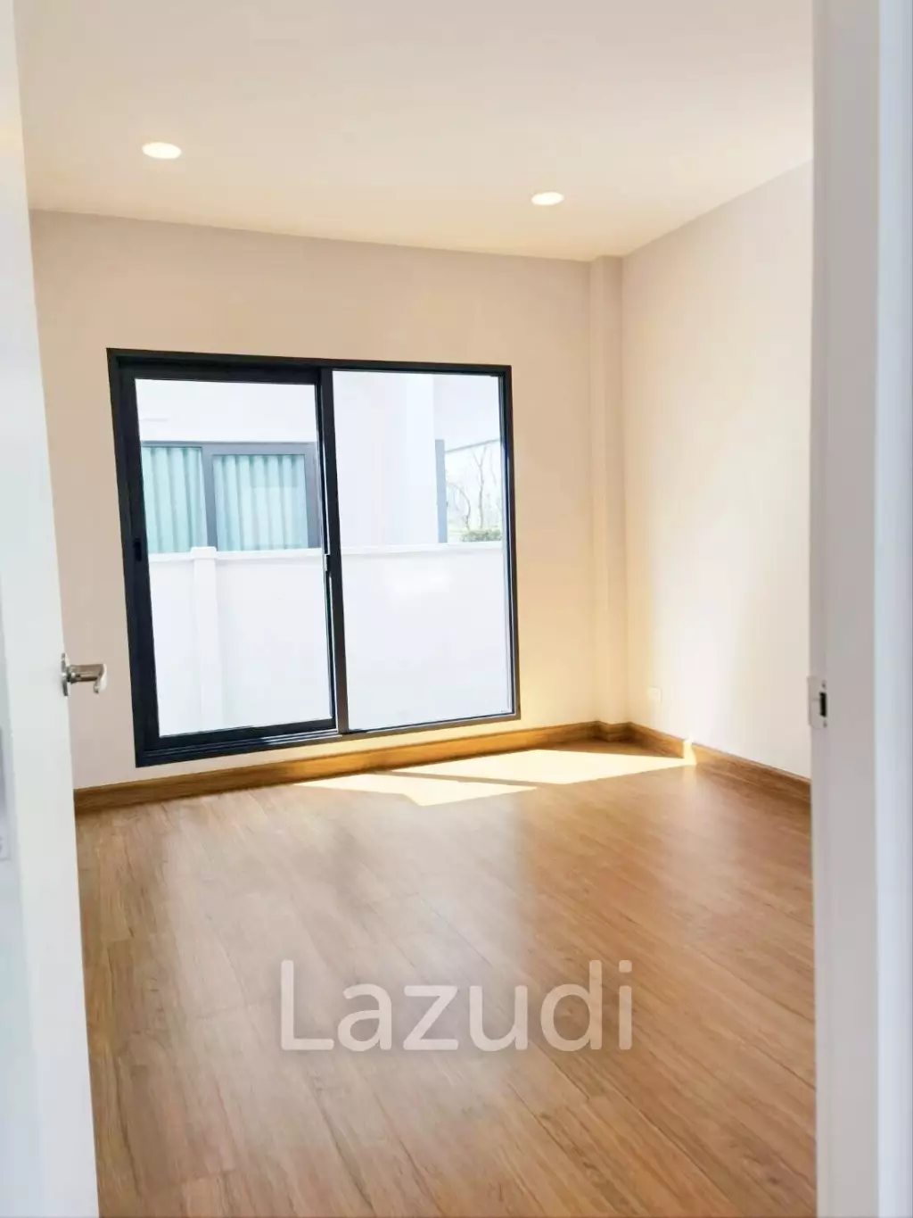 Home office for sales in Bangna