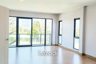 Home office for sales in Bangna