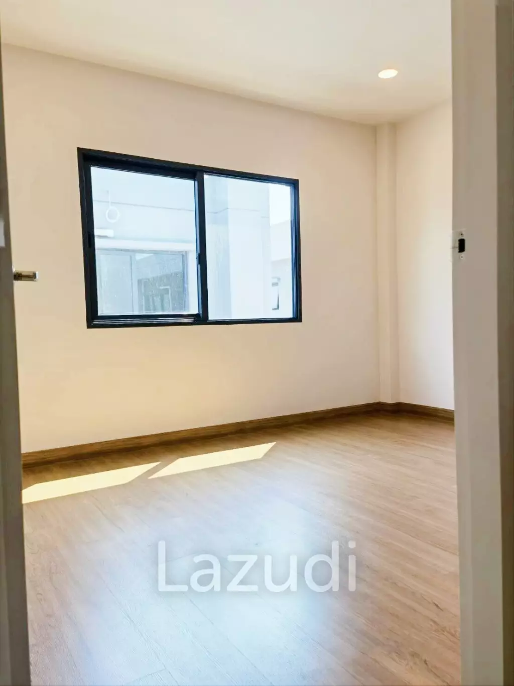 Home office for sales in Bangna