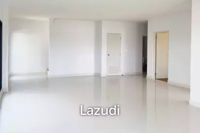 Home office for sales in Bangna