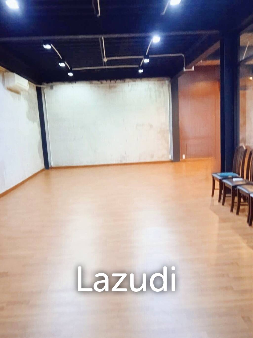 Office space for rent in Watthana