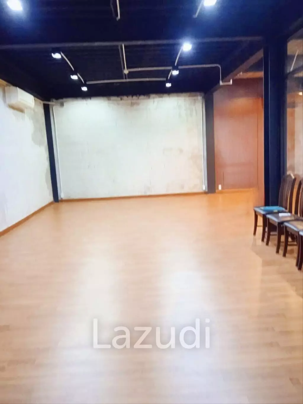 Office space for rent in Watthana