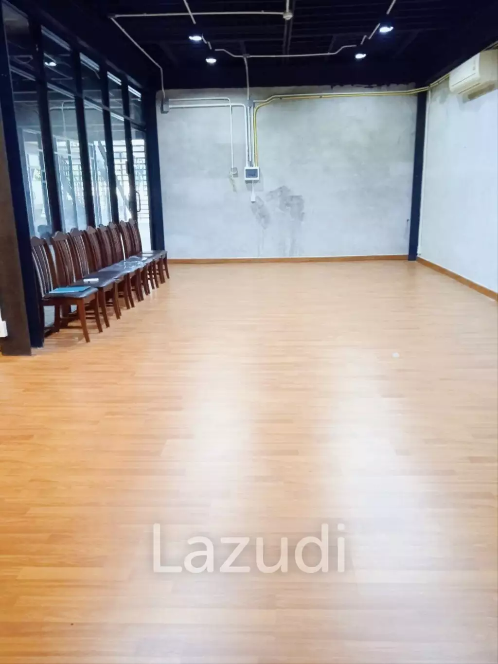 Office space for rent in Watthana