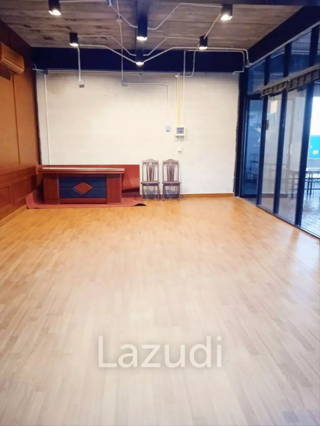 Office space for rent in Watthana