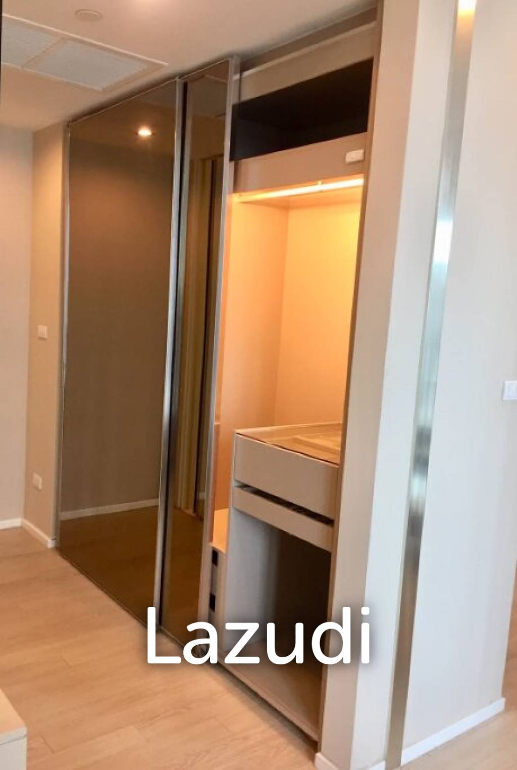 1 Bed 1 Bath 52 SQ.M The Room Sukhumvit 21