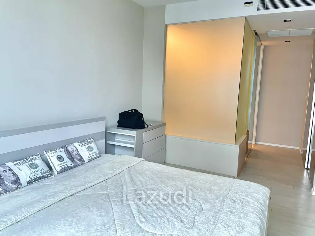 1 Bed 1 Bath 52 SQ.M The Room Sukhumvit 21