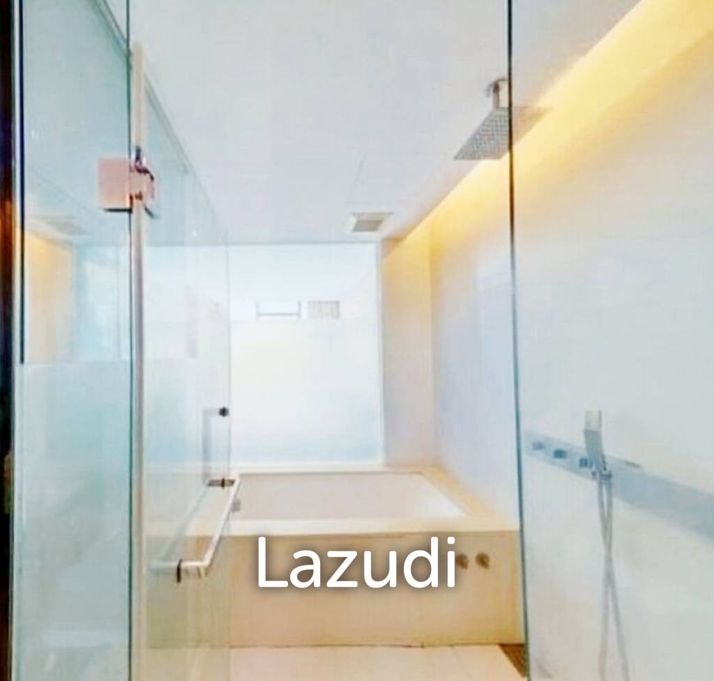 1 Bed 1 Bath 52 SQ.M The Room Sukhumvit 21
