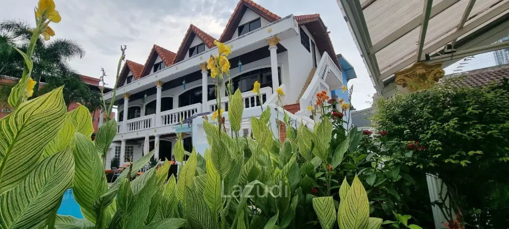 16 Beds 16 Baths 800 SQ.M. Boutique Hotel