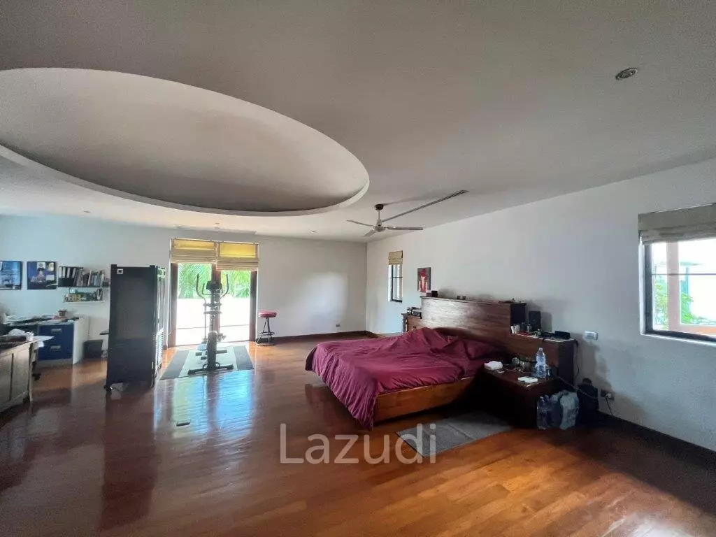 PALM HILLS HOMES : Luxury 4 bed Pool Villa On Golf Course
