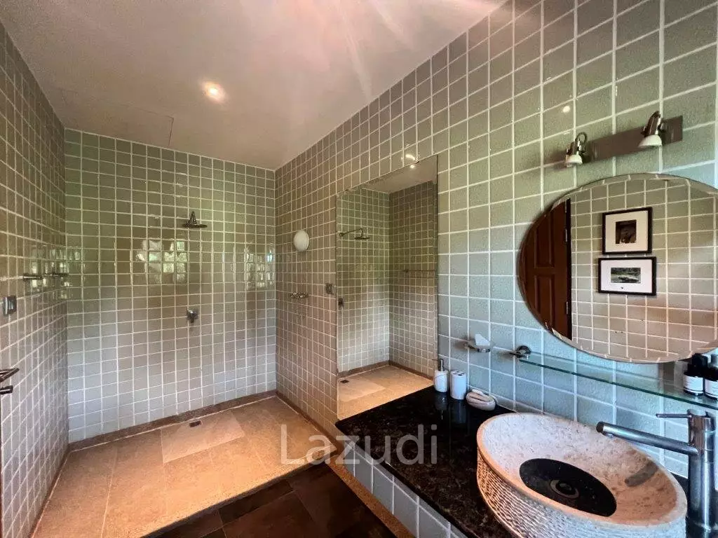 PALM HILLS HOMES : Luxury 4 bed Pool Villa On Golf Course