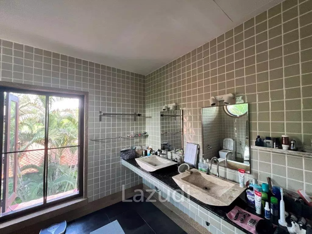 PALM HILLS HOMES : Luxury 4 bed Pool Villa On Golf Course