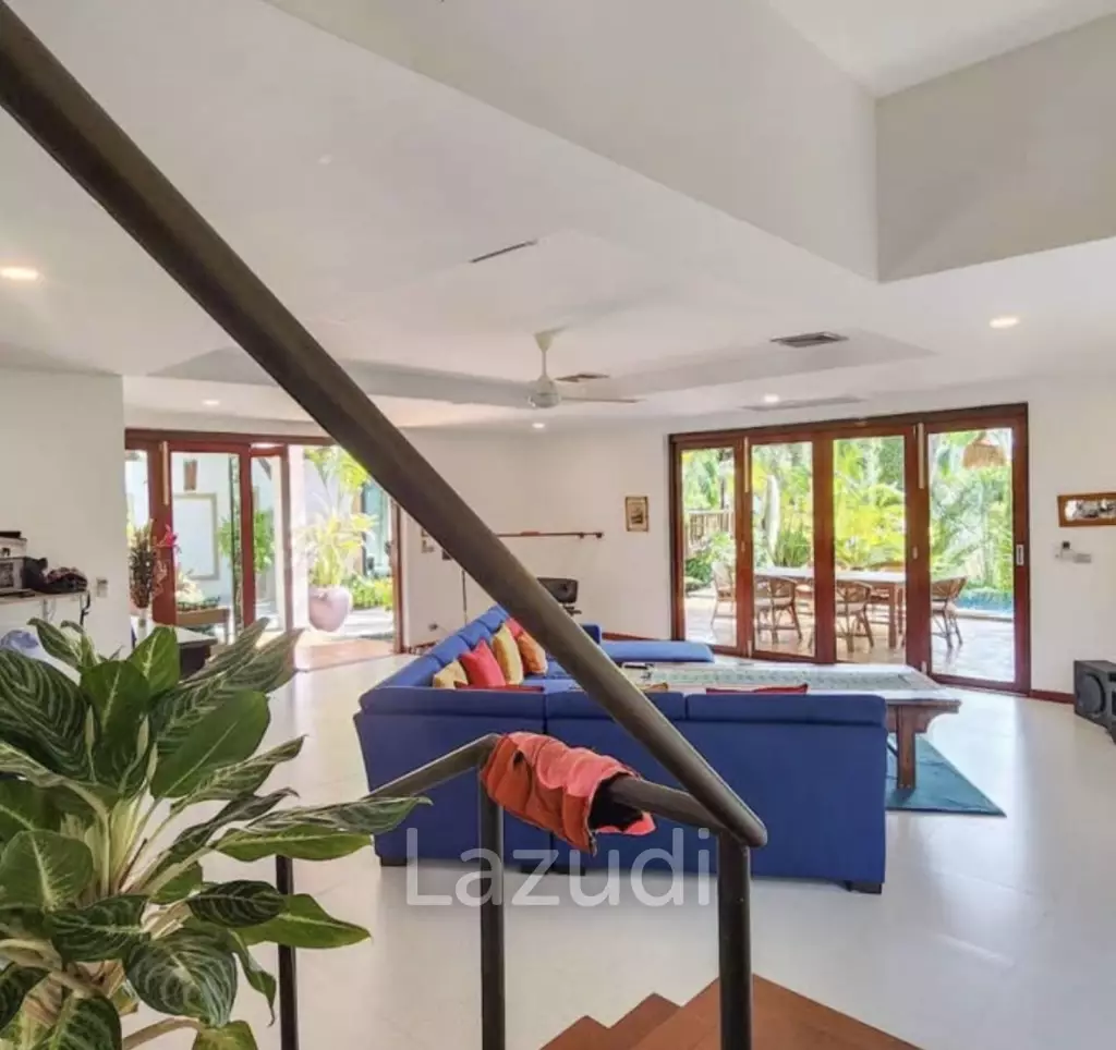 PALM HILLS HOMES : Luxury 4 bed Pool Villa On Golf Course