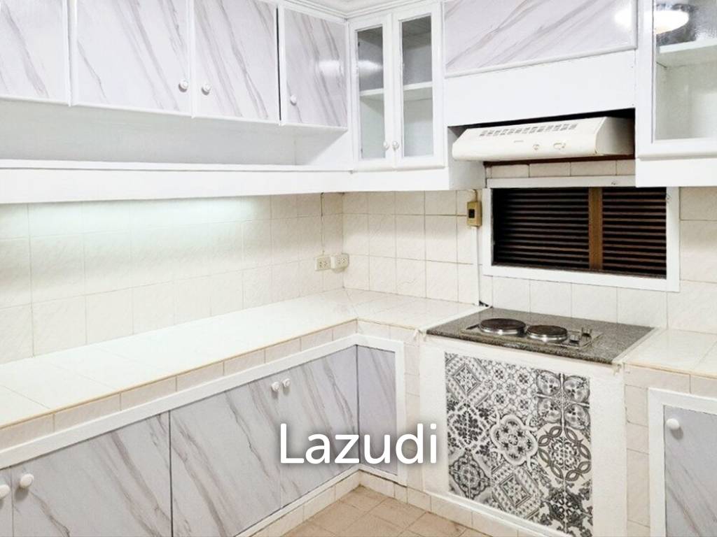 3 Bed 2 Bath 150 SQ.M Acadamia Grand Tower