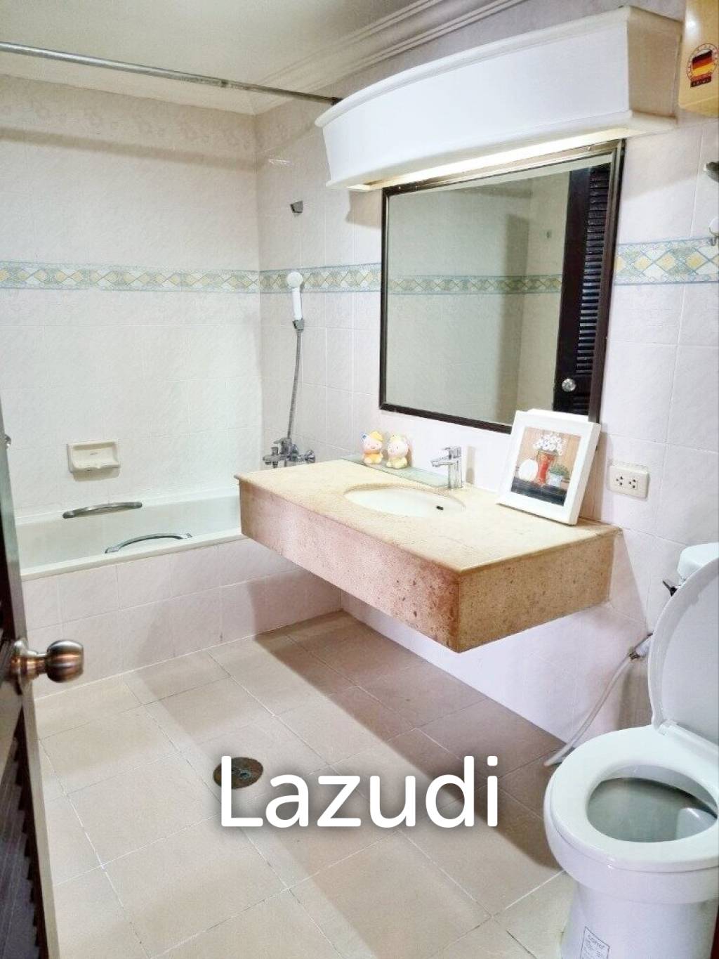 3 Bed 2 Bath 150 SQ.M Acadamia Grand Tower