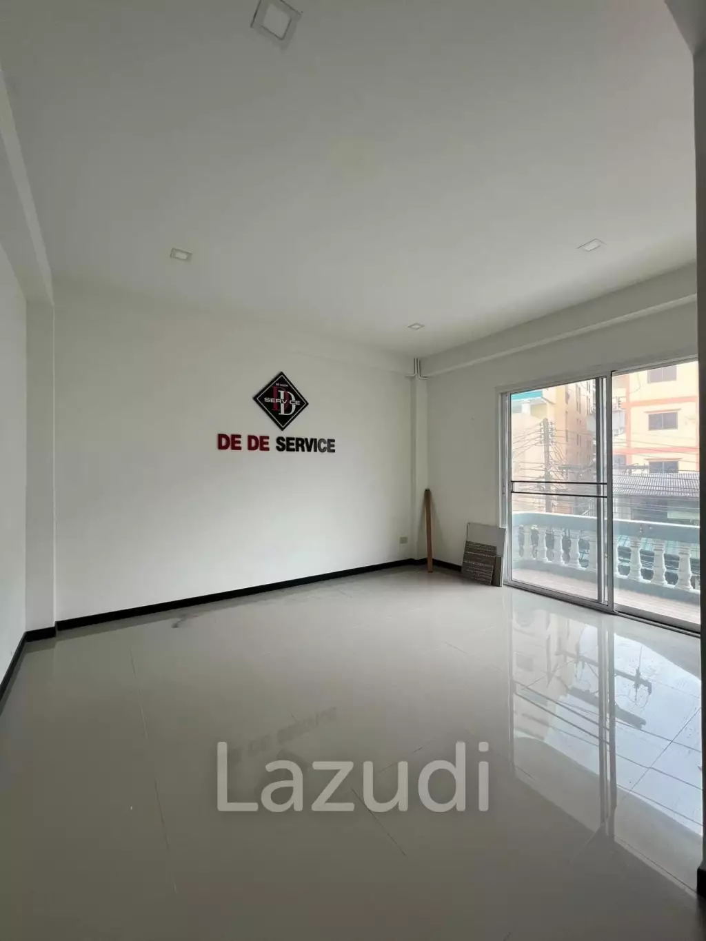 13 Beds 14 Baths 739.20 SQ.M. 4-Storey Building