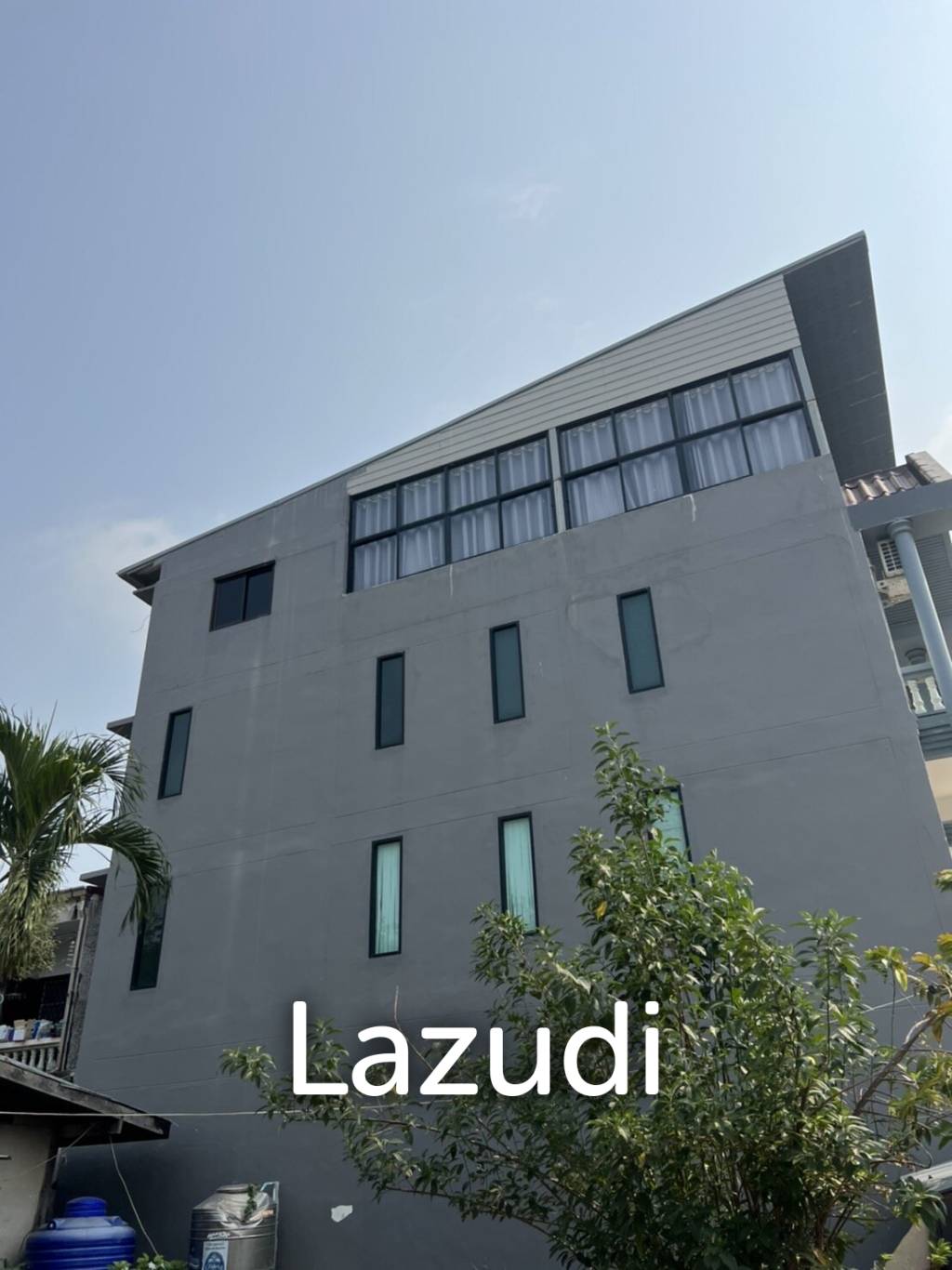 13 Beds 14 Baths 739.20 SQ.M. 4-Storey Building