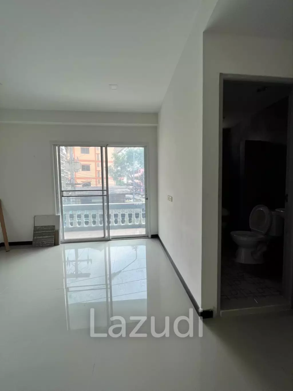13 Beds 14 Baths 739.20 SQ.M. 4-Storey Building