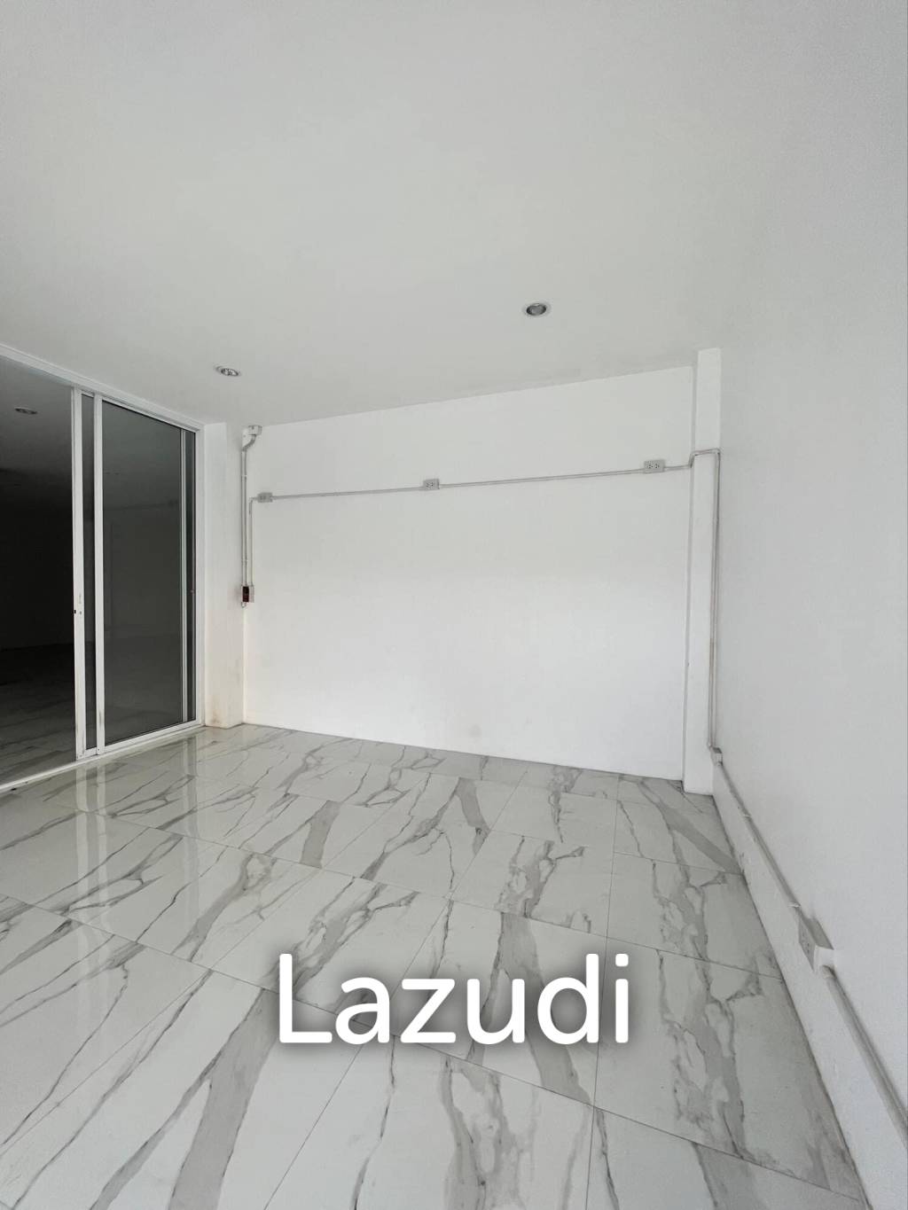 13 Beds 14 Baths 739.20 SQ.M. 4-Storey Building
