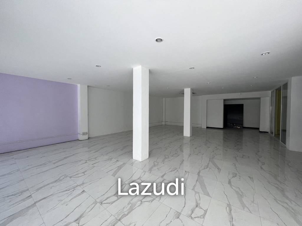 13 Beds 14 Baths 739.20 SQ.M. 4-Storey Building