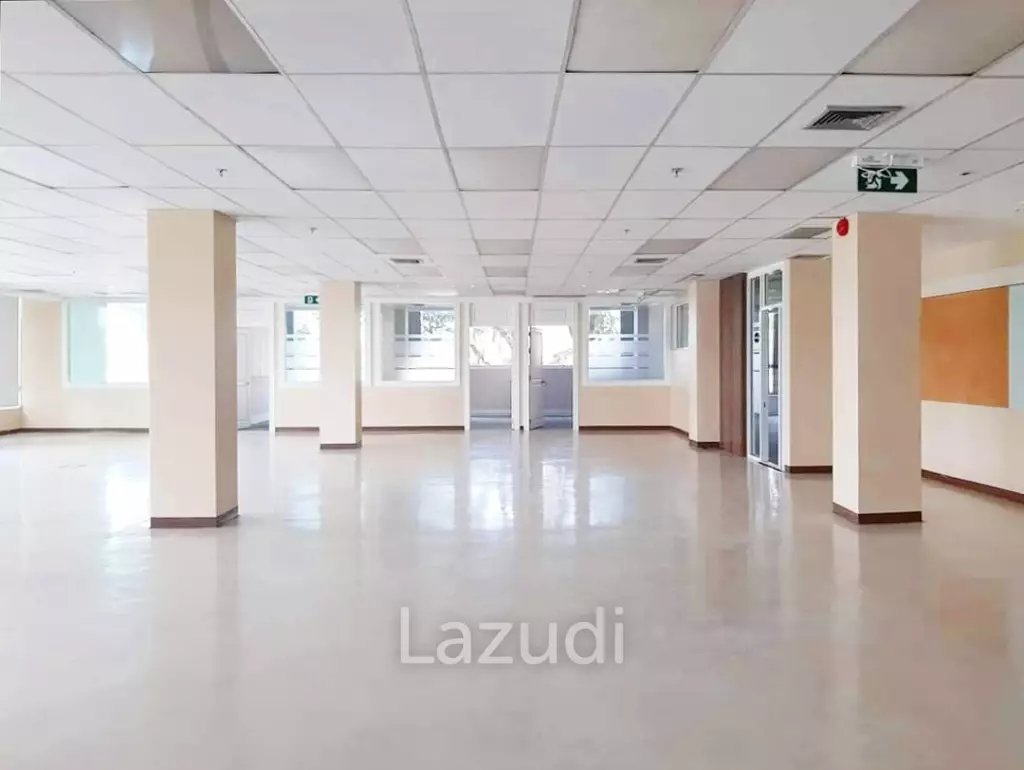Office space for rent in Srinakarin