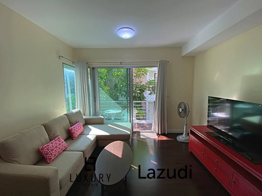 Baan Sandao: Eigentumswohnung mit 2 Schlafzimmern und 2 Bädern gegenüber dem Market Village