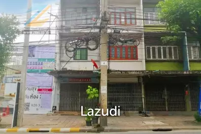 Rama 4 Road 3-Storey Commercial Hub Near BTS Phrakhanong For Sale.