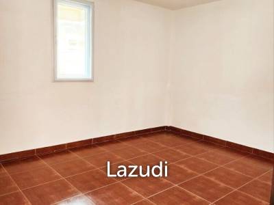 Versatile Commercial Building in Prime Yaowarat Location
