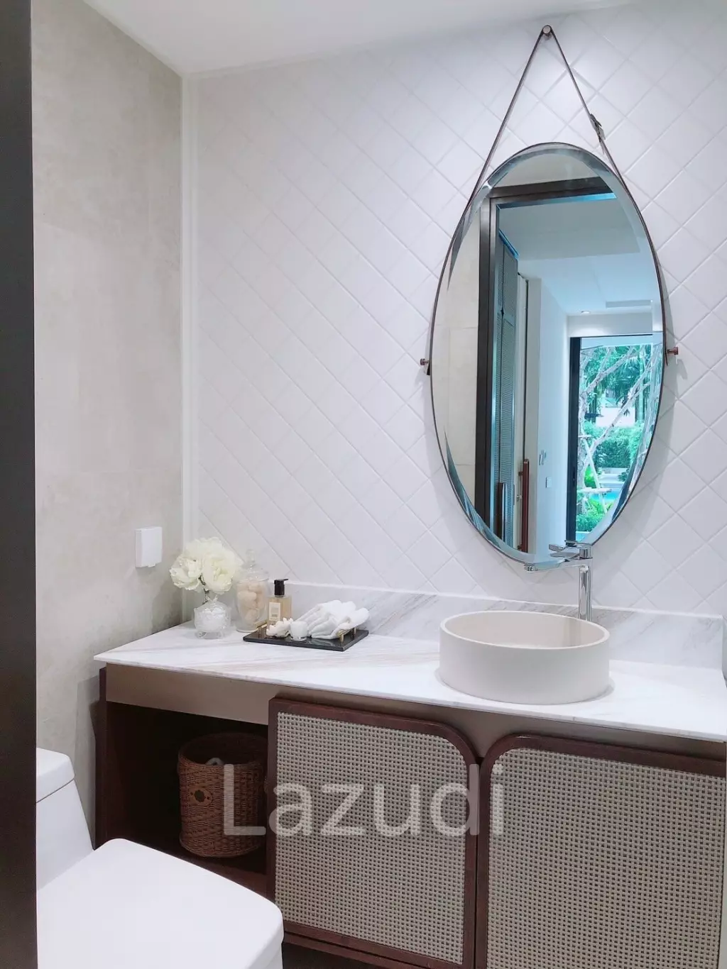 Intercontinental: New 1 bedroom with pool access