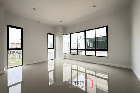 4 Bed 3 Bath 226.59 SQ.M Suchawalai At Sea