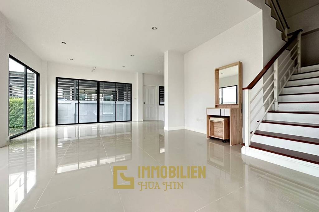 4 Bed 3 Bath 226.59 SQ.M Suchawalai At Sea