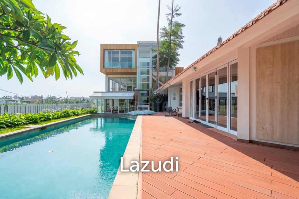 Discover true Luxury: A Stunning Villa and Apartment in Berawa