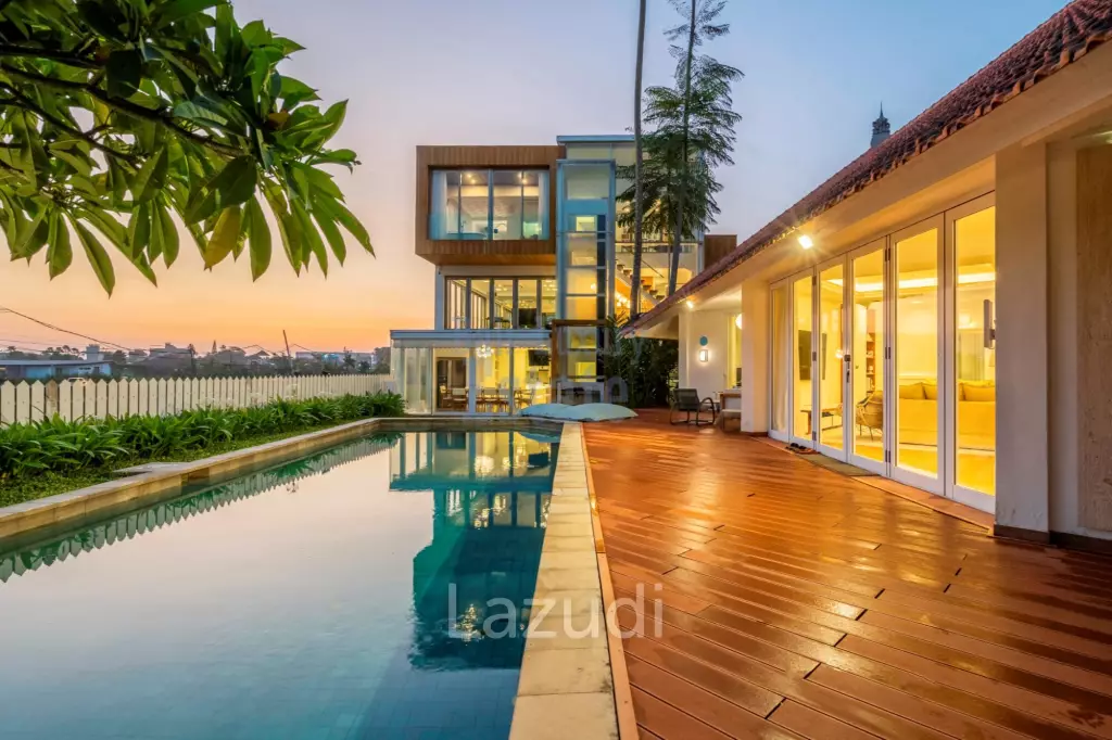 Discover true Luxury: A Stunning Villa and Apartment in Berawa