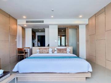 Seaview 60 SQ.M. Condo For Sale Patong Bay Hill