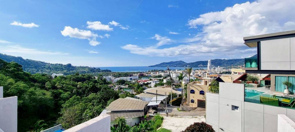 Seaview 60 SQ.M. Condo For Sale Patong Bay Hill