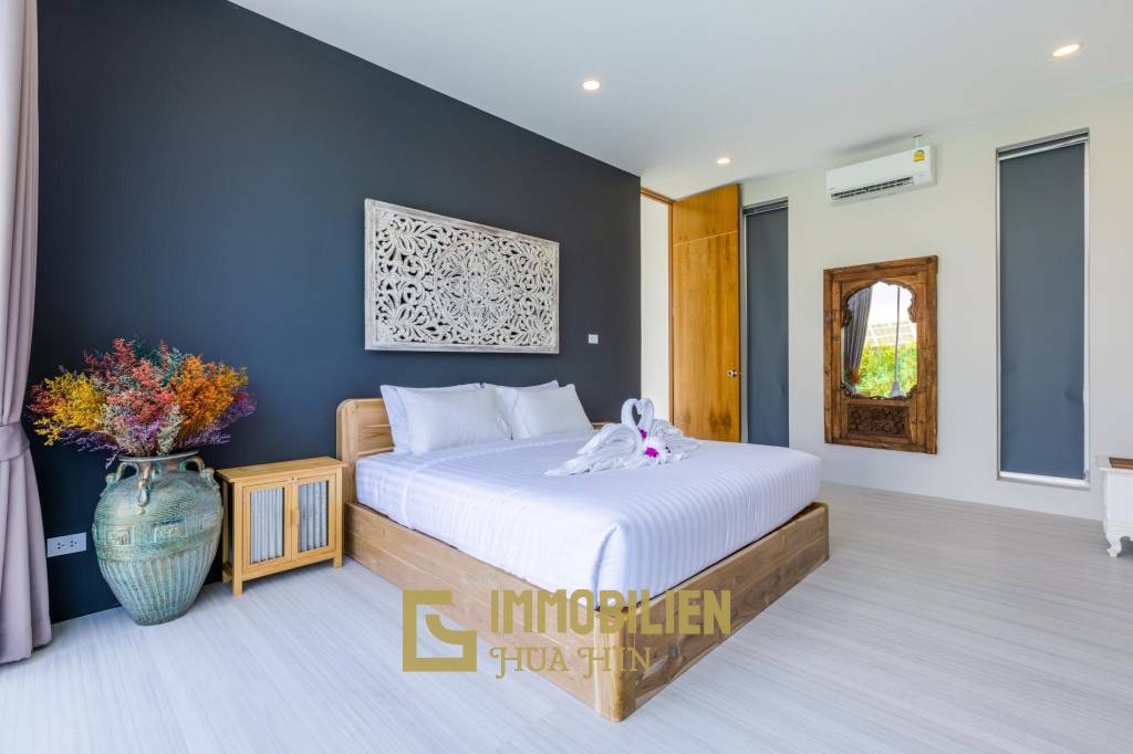 Phu Montra K-Haad : 4 Bed Pool Villa With Mountain View