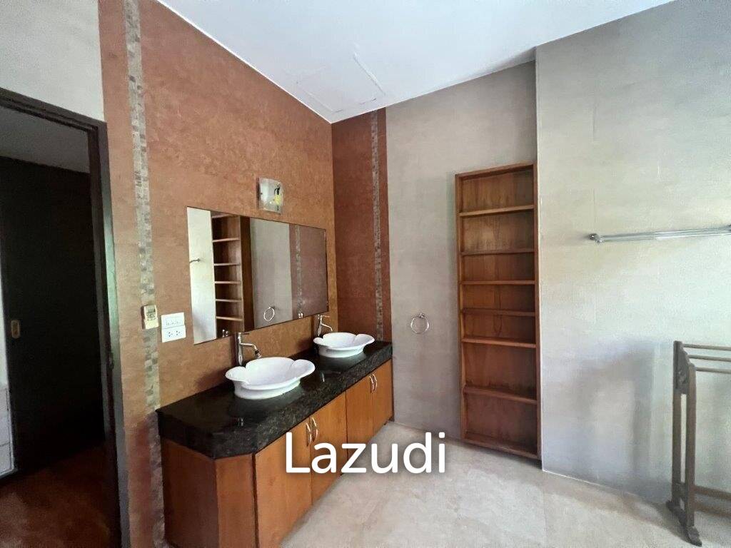 2,000 ตร.ม 5 เตียง 5 อาบน้ำ วิลล่า For ขาย