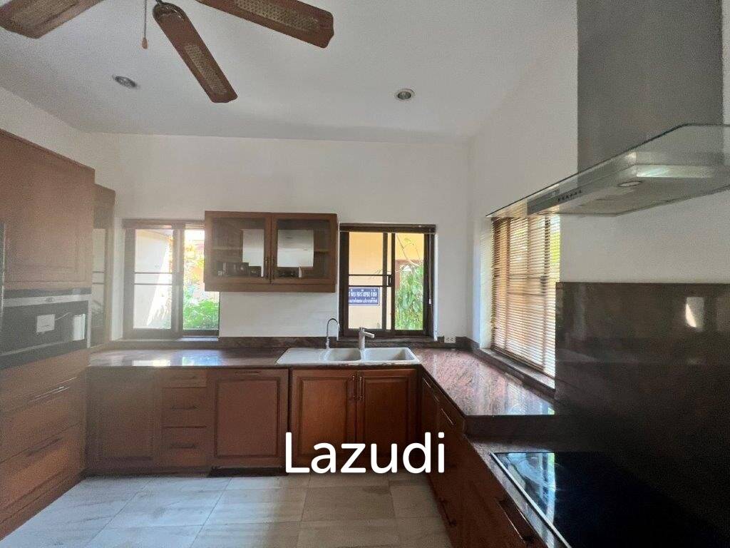 2,000 ตร.ม 5 เตียง 5 อาบน้ำ วิลล่า For ขาย