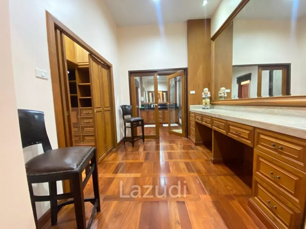 3 Beds 3 Baths 350 SQ.M. View Talay Marina