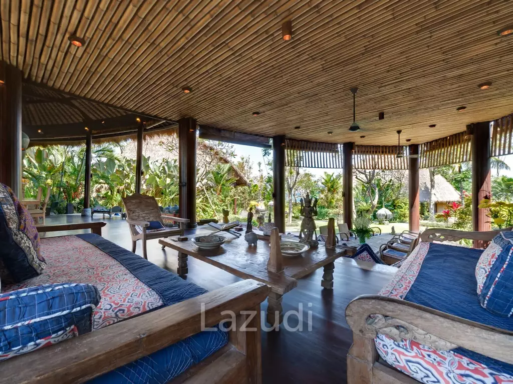 ONE OF A KIND ABSOLUTE BEACHFRONT VILLA IN CEMAGI