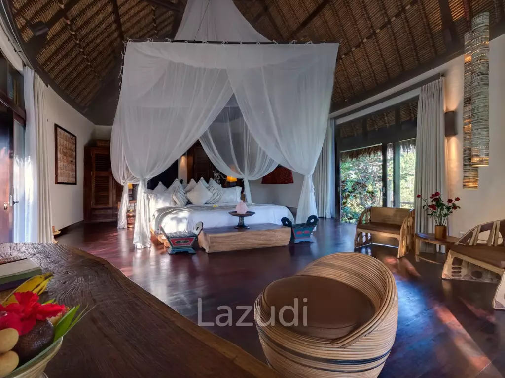 ONE OF A KIND ABSOLUTE BEACHFRONT VILLA IN CEMAGI