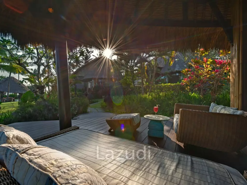 ONE OF A KIND ABSOLUTE BEACHFRONT VILLA IN CEMAGI