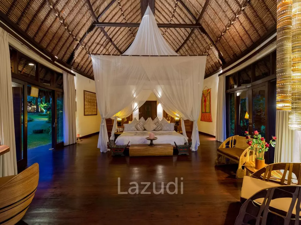 ONE OF A KIND ABSOLUTE BEACHFRONT VILLA IN CEMAGI