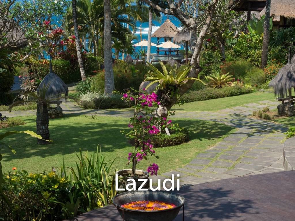 ONE OF A KIND ABSOLUTE BEACHFRONT VILLA IN CEMAGI