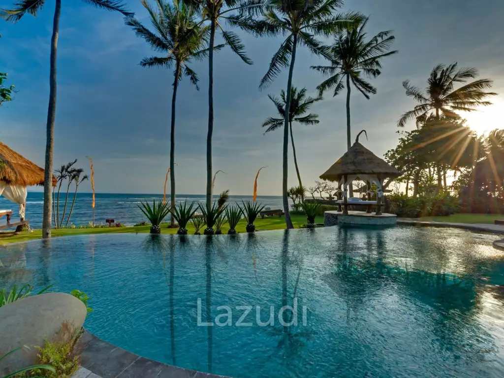 ONE OF A KIND ABSOLUTE BEACHFRONT VILLA IN CEMAGI