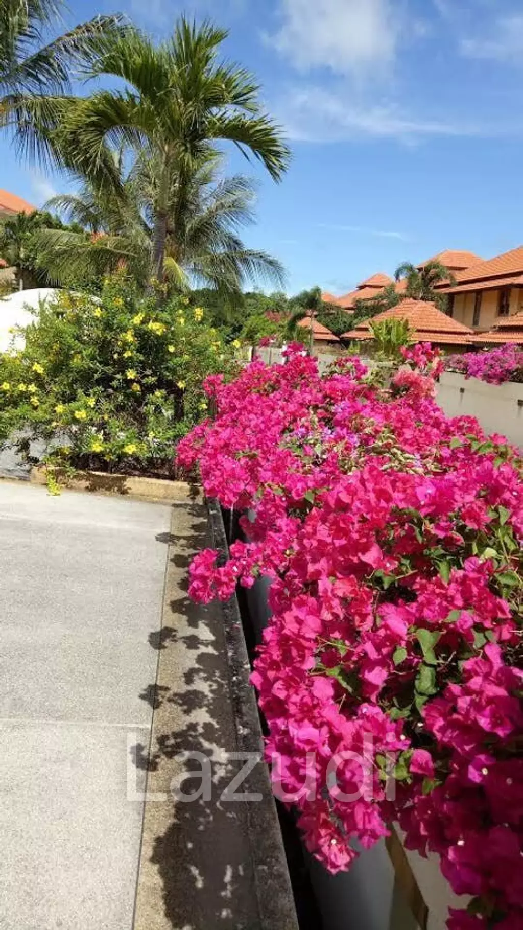 SEA VIEW AND BAY ACCESS 6 BEDROOM MANSION