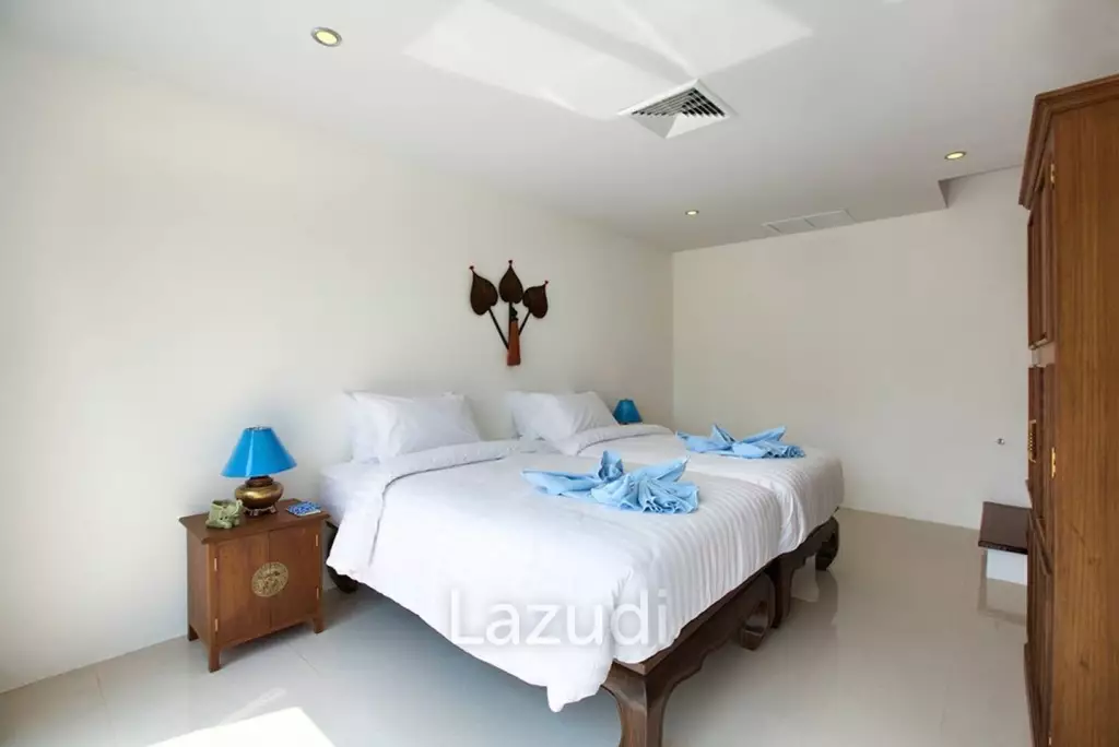 SEA VIEW AND BAY ACCESS 6 BEDROOM MANSION